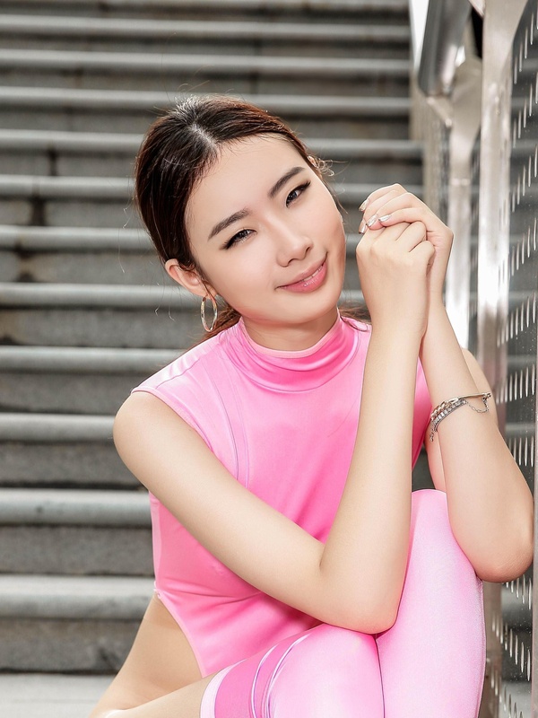  [AISS爱丝] 11.18 钻石版：F5033《细高叉的感觉》