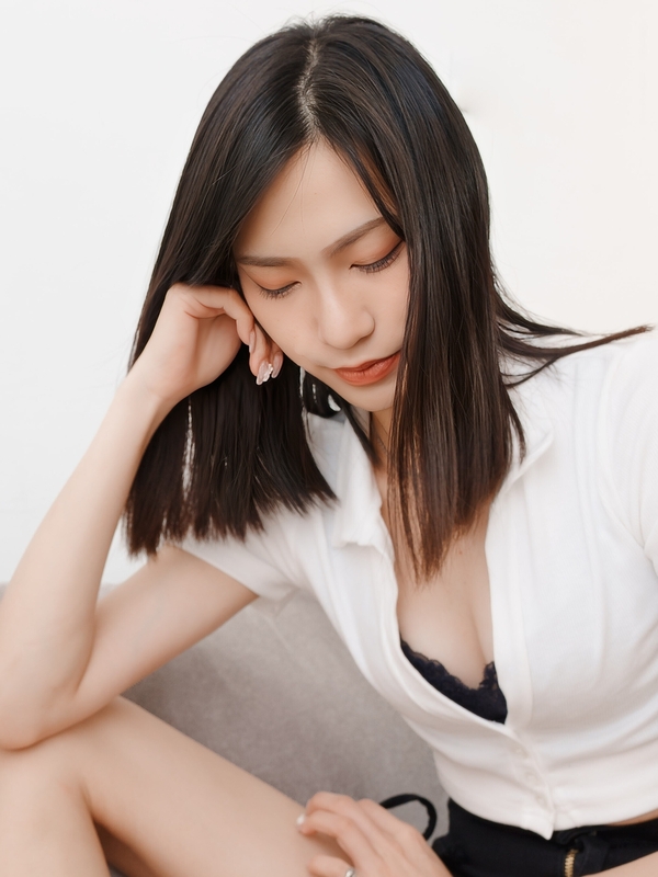  [Limerence] NO.028 杯杯生日特辑OL 高跟光足派对